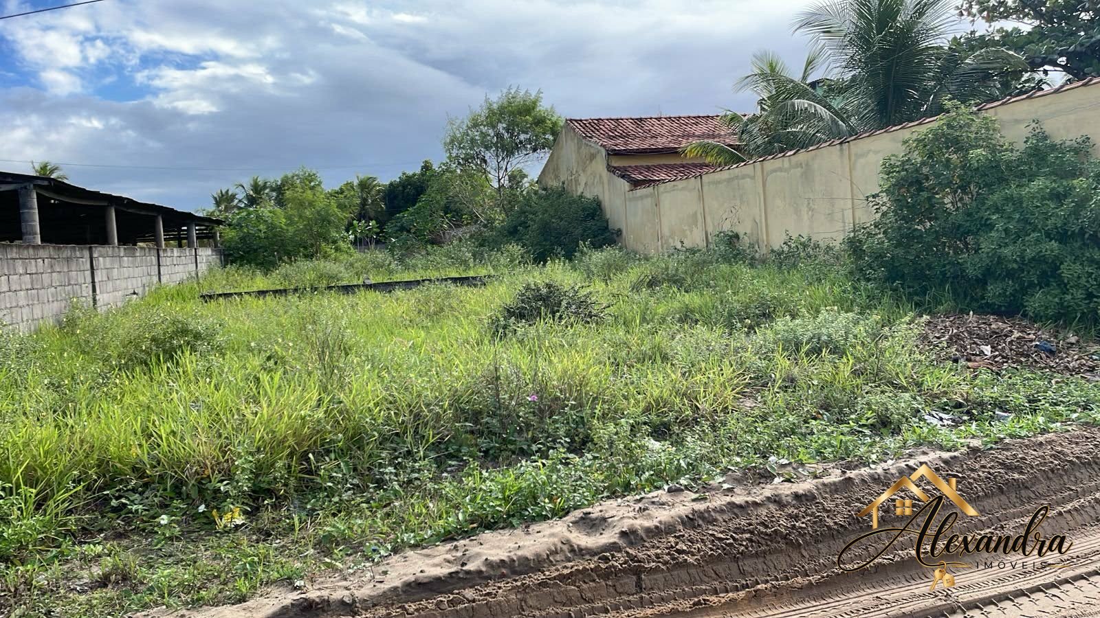 LOTE A VENDA em NOVA VIÇOSA - BA